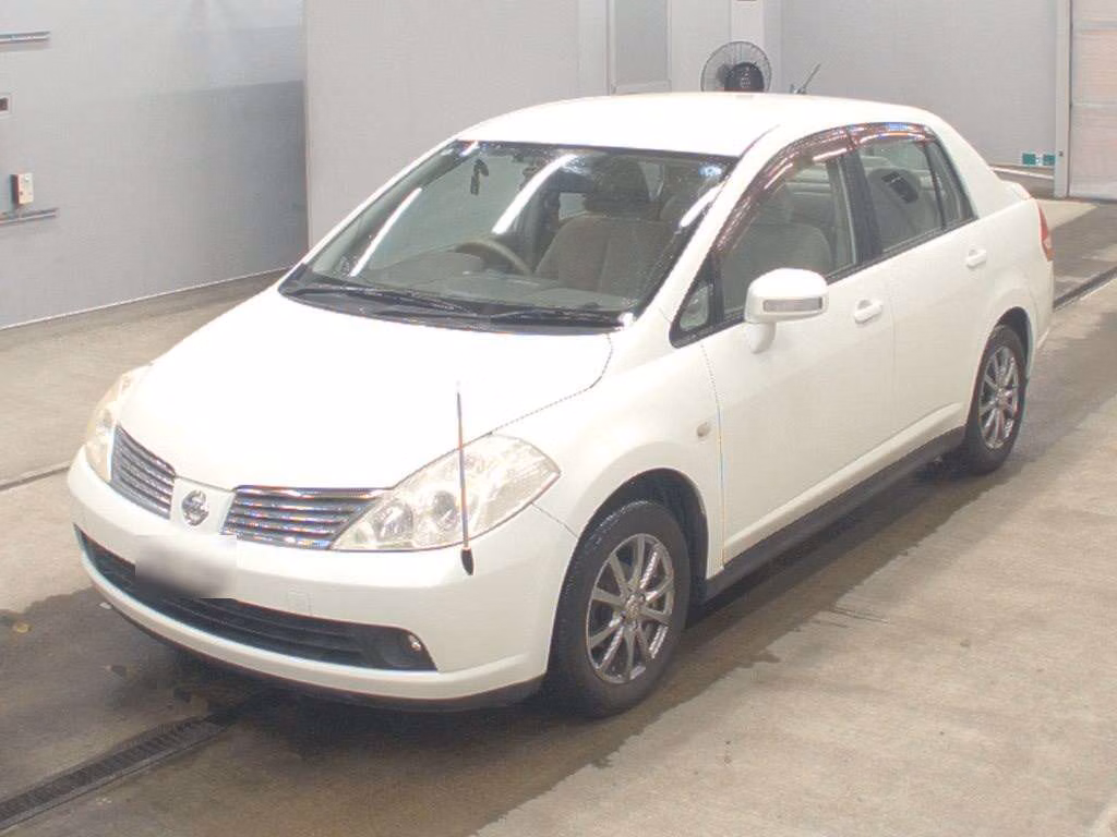 NISSAN TIIDA LATIO