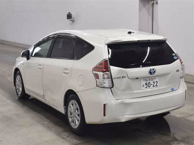 TOYOTA PRIUS ALPHA