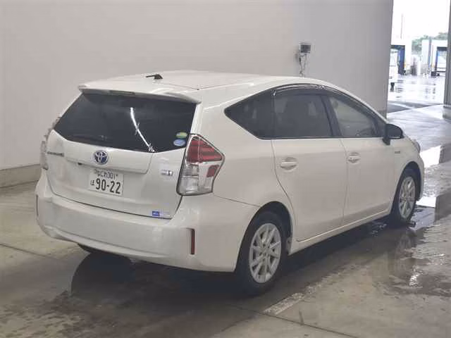TOYOTA PRIUS ALPHA
