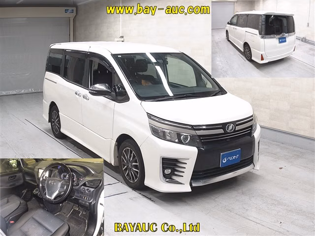 TOYOTA VOXY
