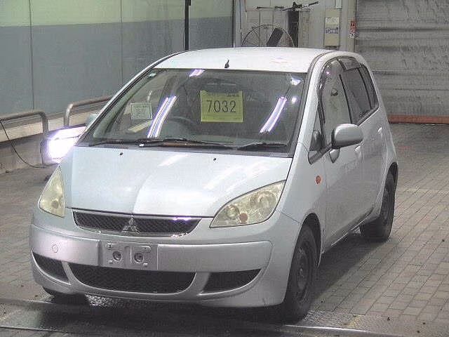 MITSUBISHI COLT
