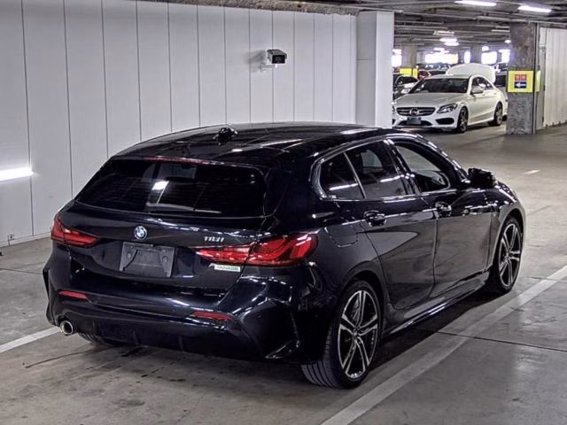 BMW 1-SERIES