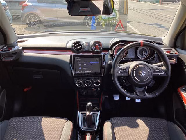 SUZUKI SWIFT