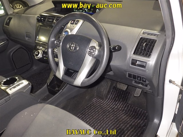 TOYOTA PRIUS ALPHA