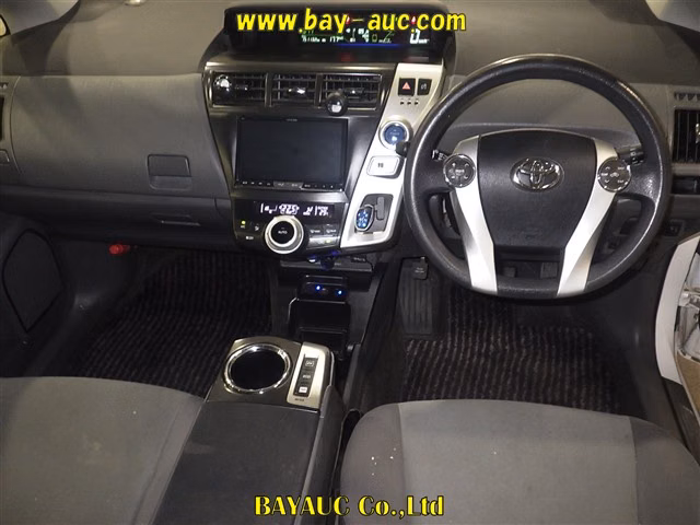 TOYOTA PRIUS ALPHA