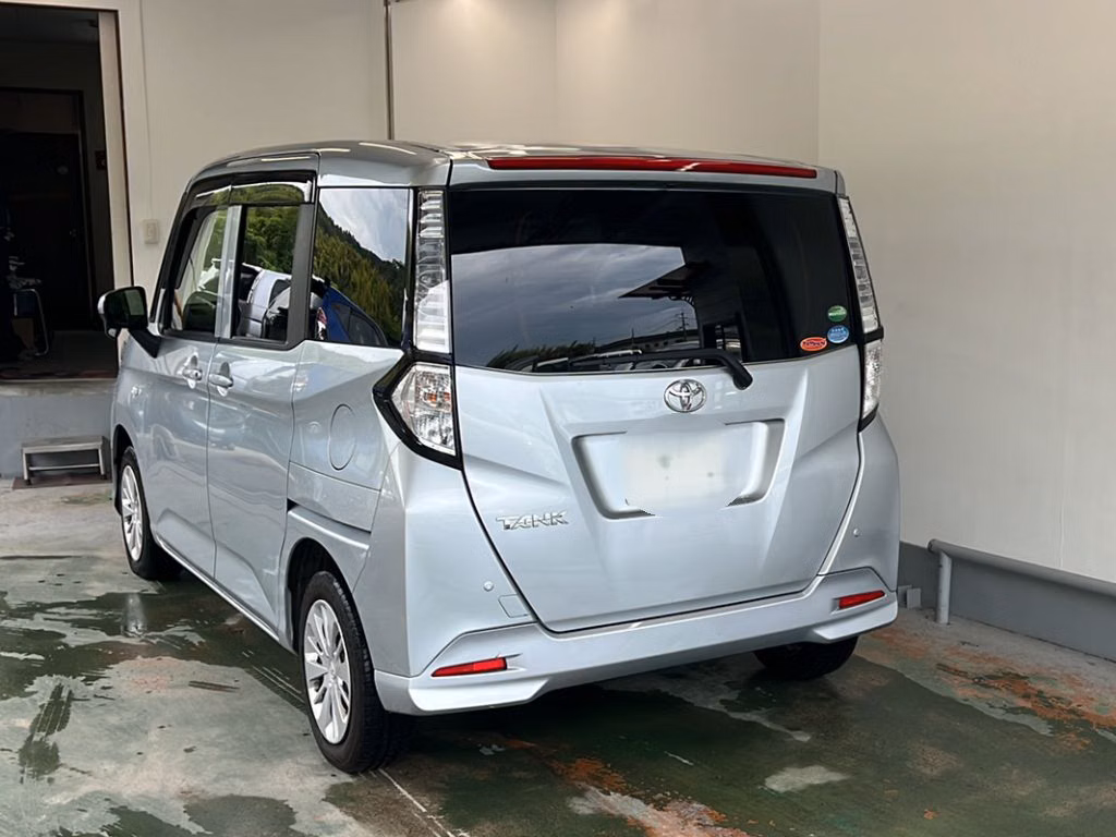 TOYOTA TANK