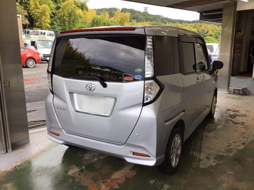 TOYOTA TANK