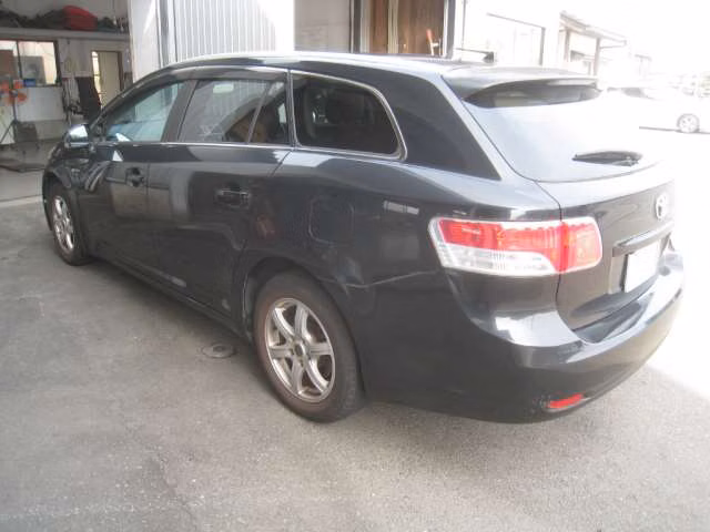 TOYOTA AVENSIS