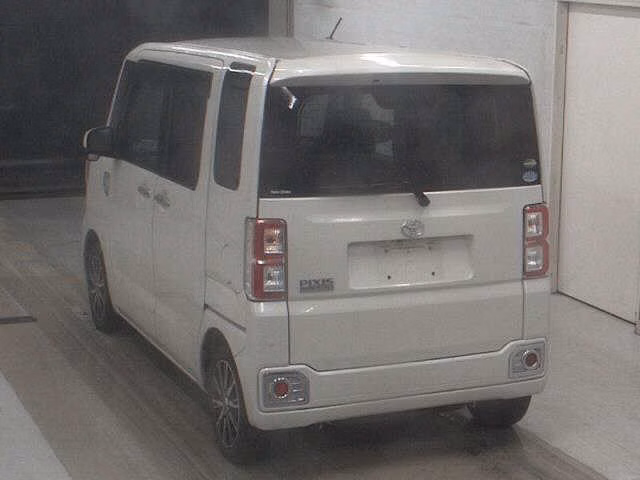 TOYOTA PIXIS MEGA