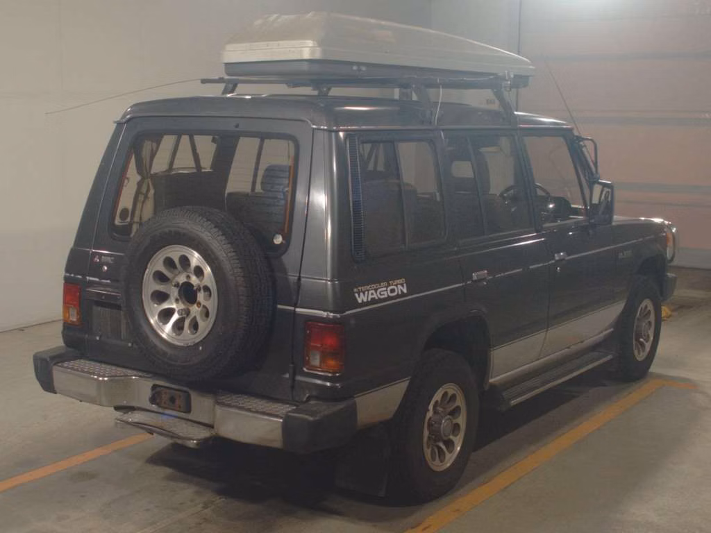 MITSUBISHI PAJERO