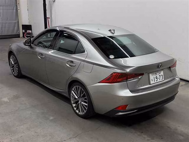Lexus IS300h