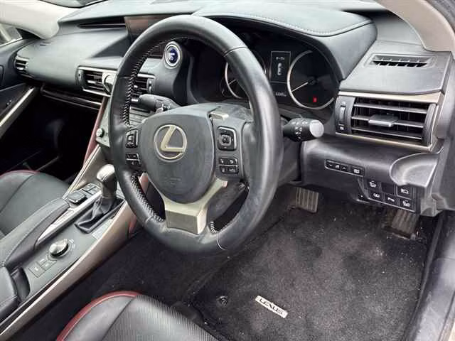 Lexus IS300h