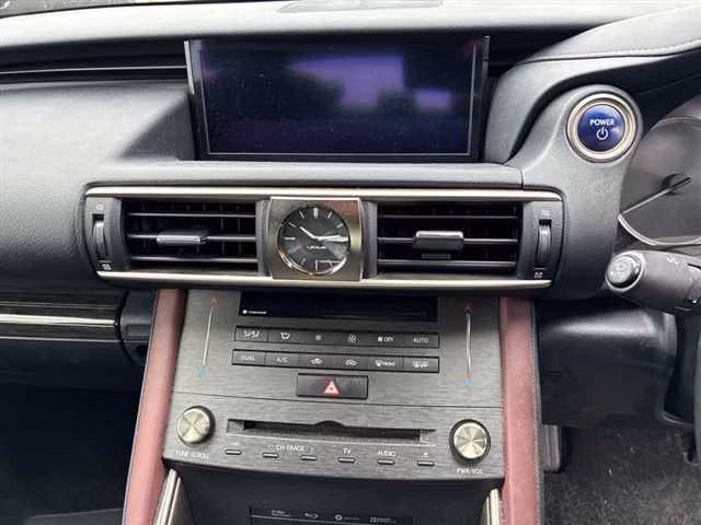 Lexus IS300h