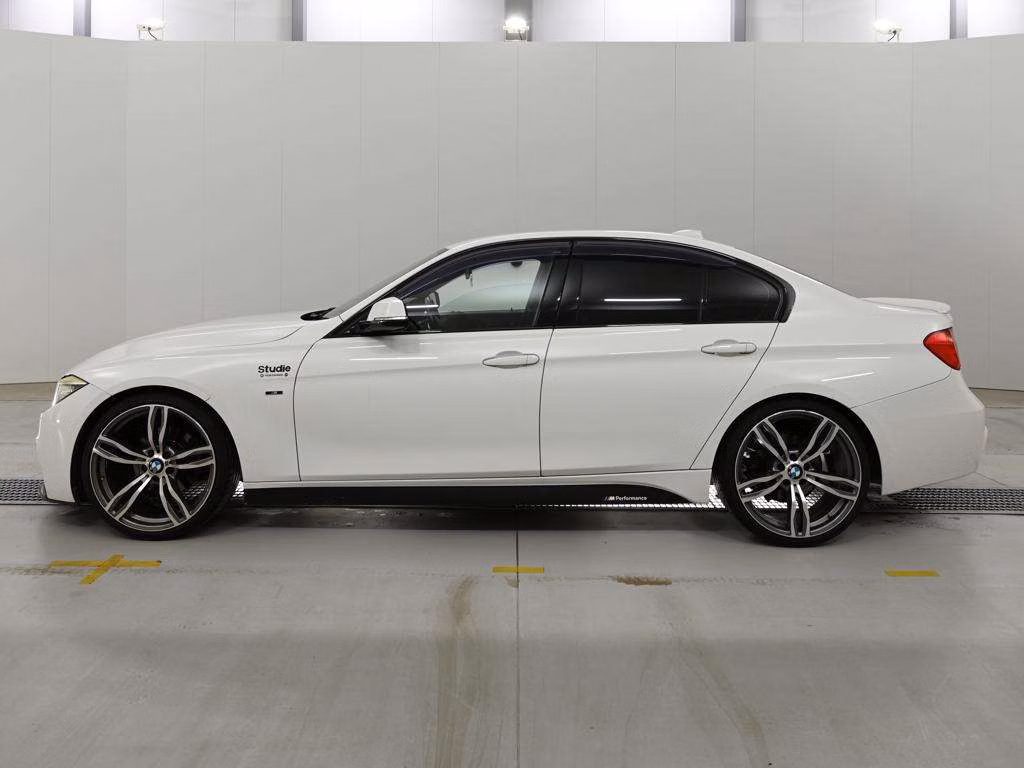 BMW 3-SERIES