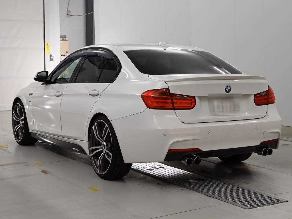 BMW 3-SERIES
