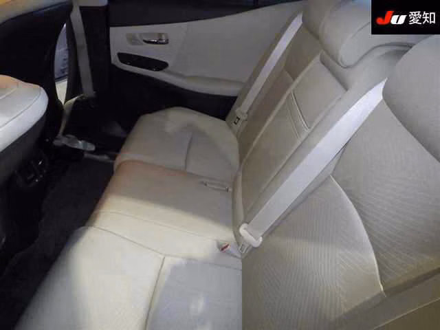 Lexus HS250h