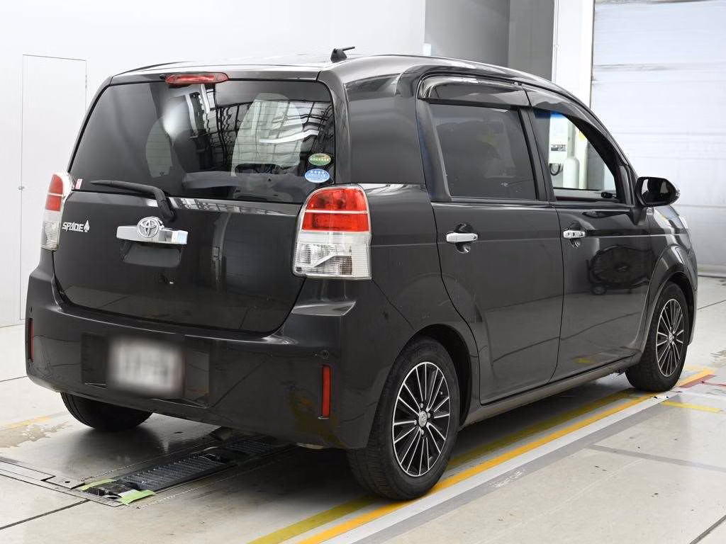 TOYOTA SPADE