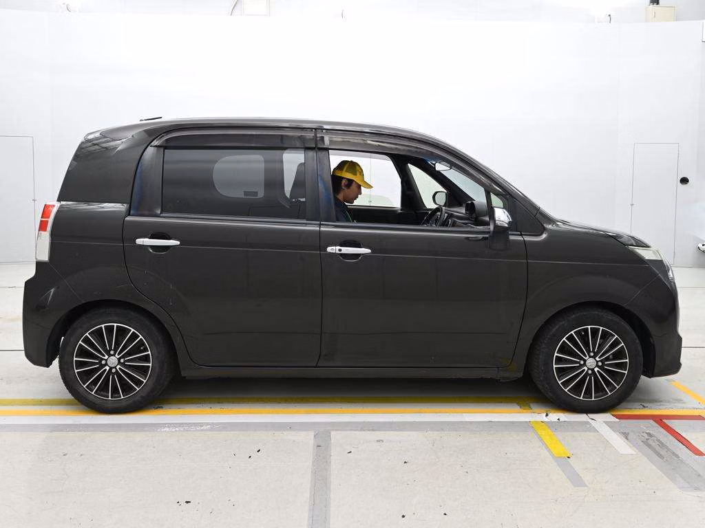 TOYOTA SPADE