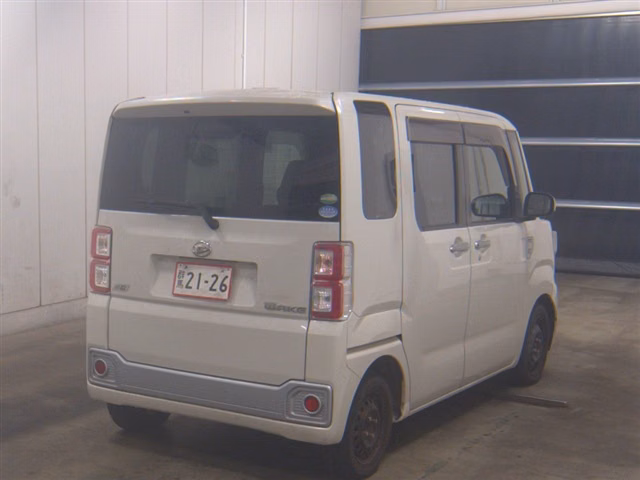 DAIHATSU WAKE