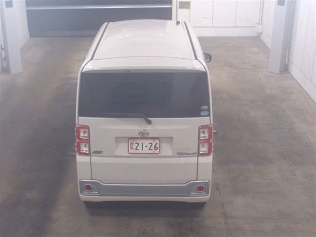 DAIHATSU WAKE