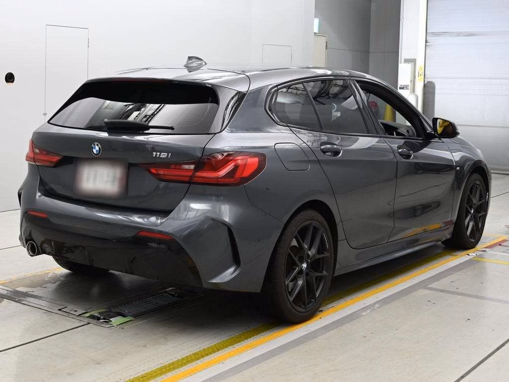 BMW 1-SERIES