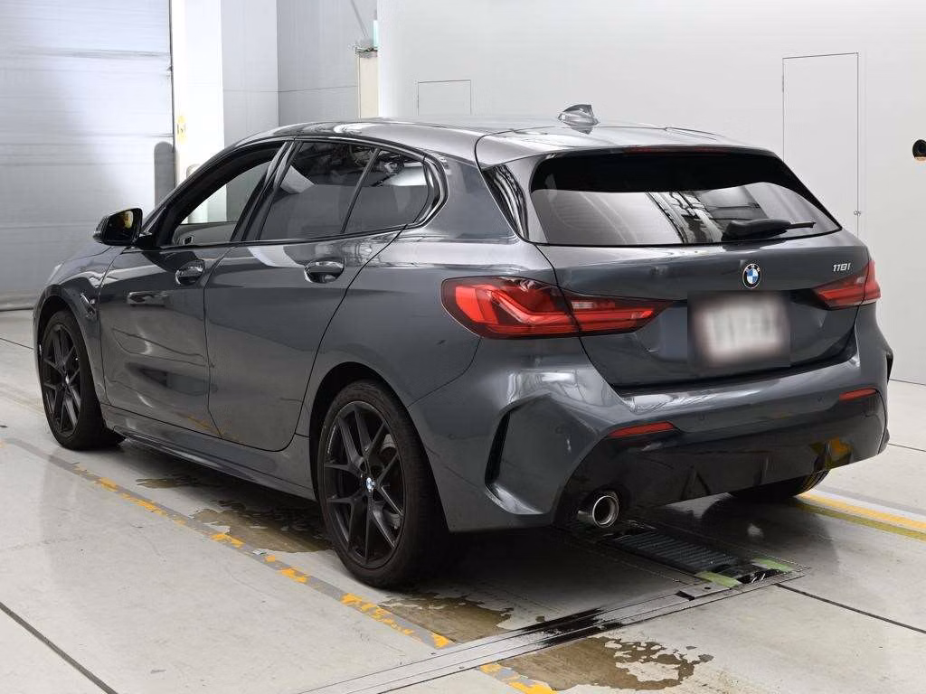 BMW 1-SERIES