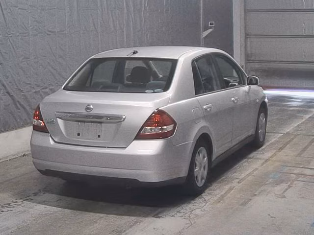 NISSAN TIIDA LATIO