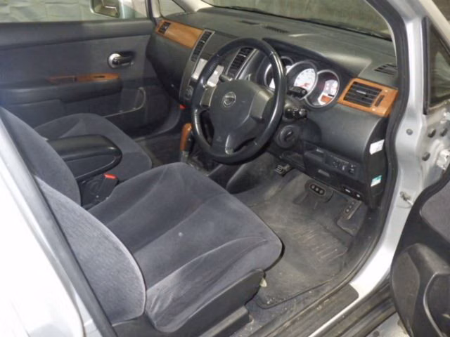 NISSAN TIIDA LATIO