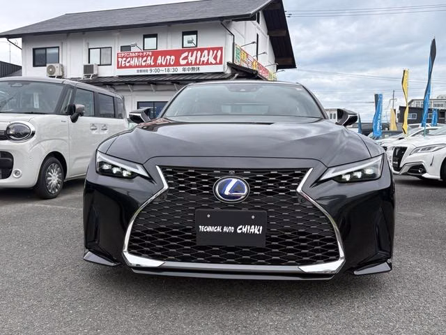 LEXUS IS300H