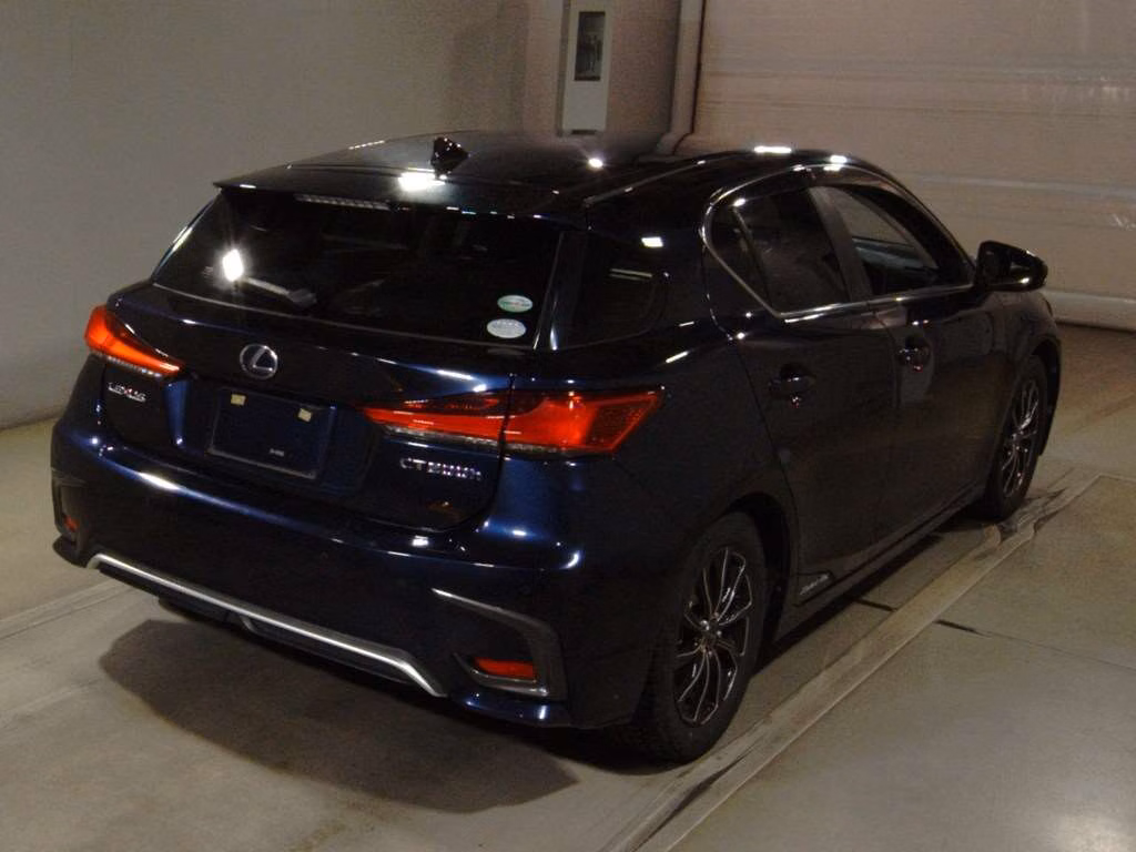 Lexus CT200h