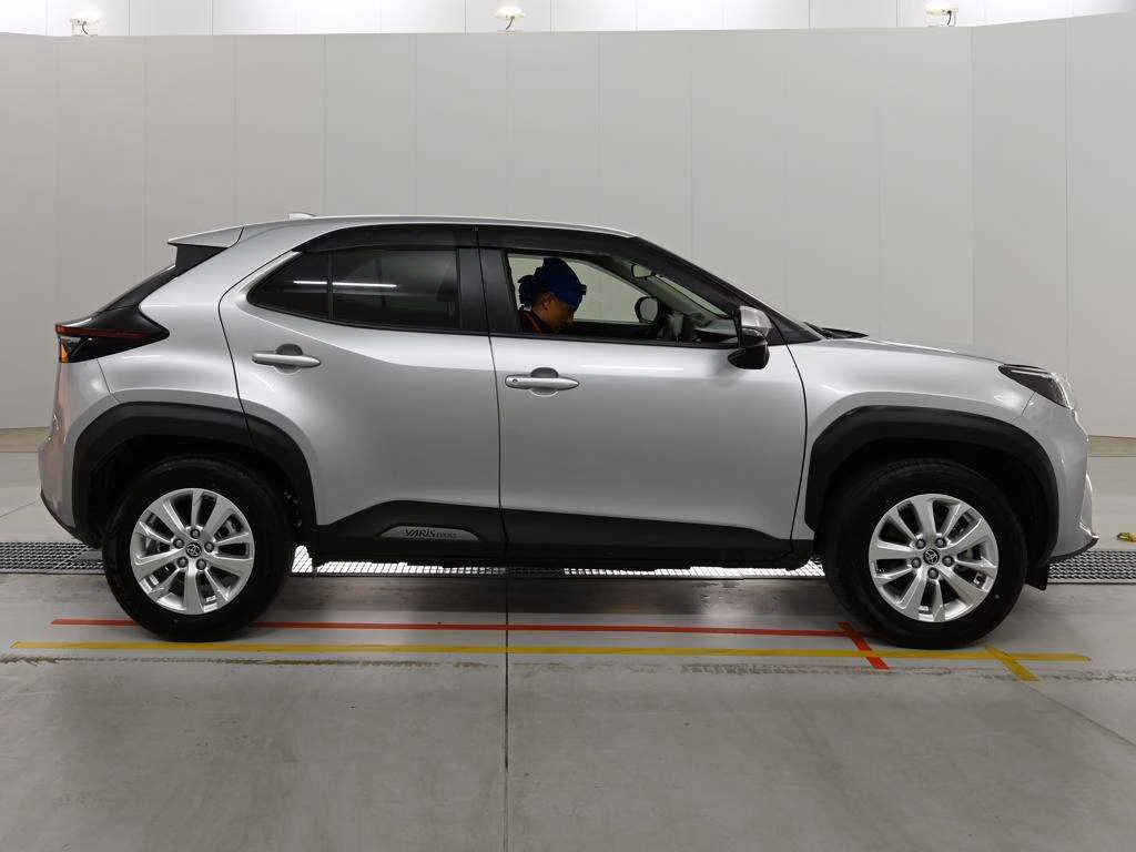 TOYOTA YARIS CROSS