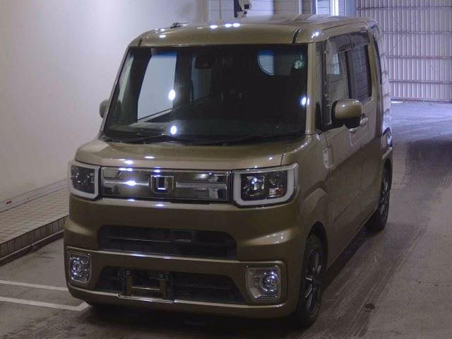 DAIHATSU WAKE