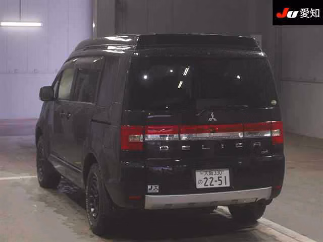 Mitsubishi Delica D:5