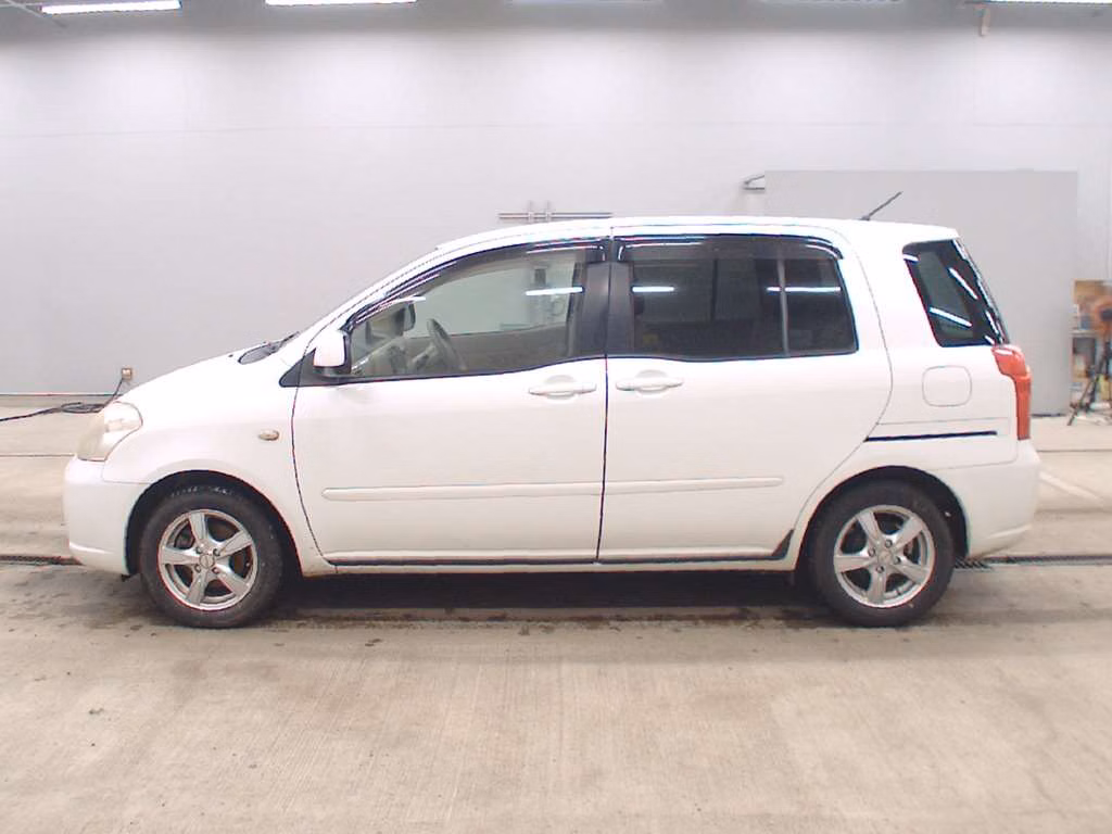 TOYOTA RAUM