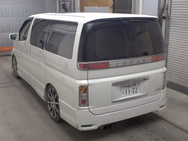 NISSAN ELGRAND