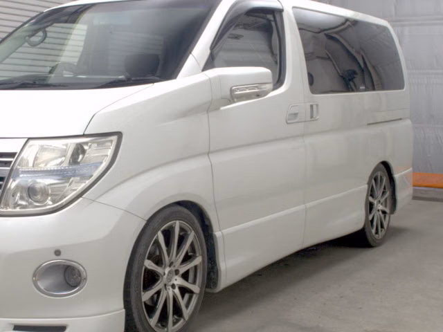 NISSAN ELGRAND