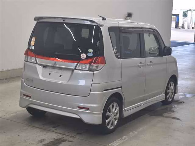 Mitsubishi Delica D:2
