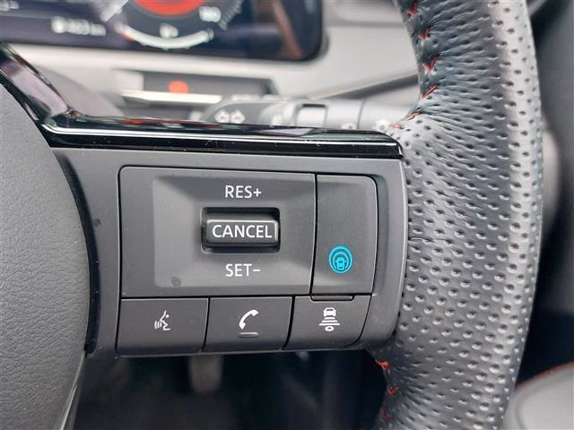 Nissan Aura