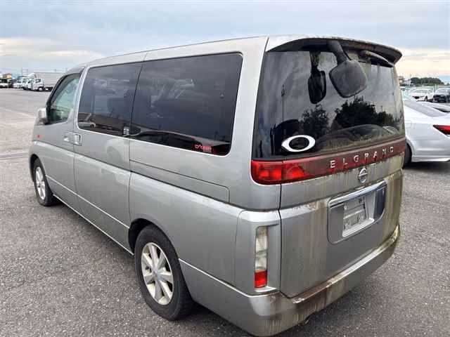 NISSAN ELGRAND