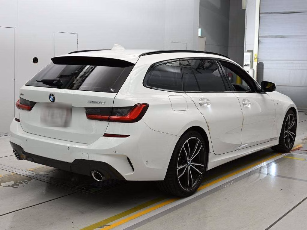 BMW 3-SERIES