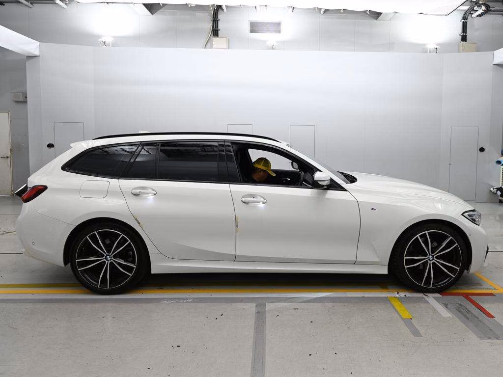 BMW 3-SERIES