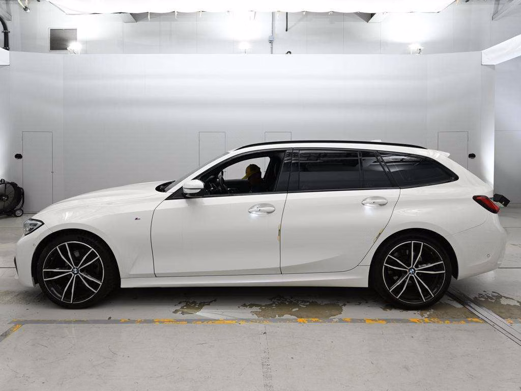 BMW 3-SERIES