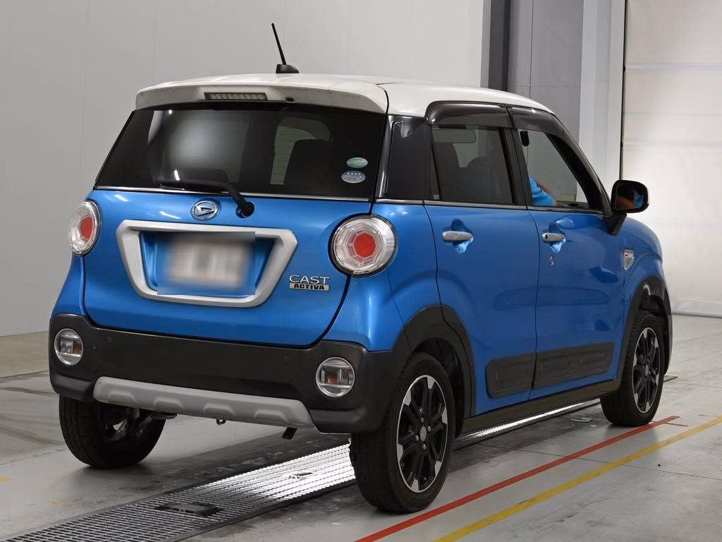 DAIHATSU CAST