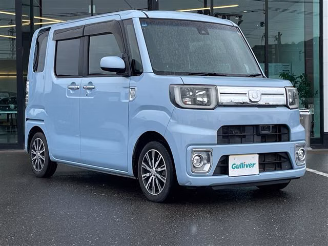 DAIHATSU WAKE