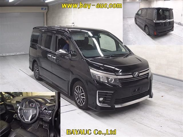 TOYOTA VOXY