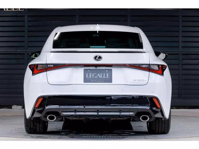 LEXUS IS300H