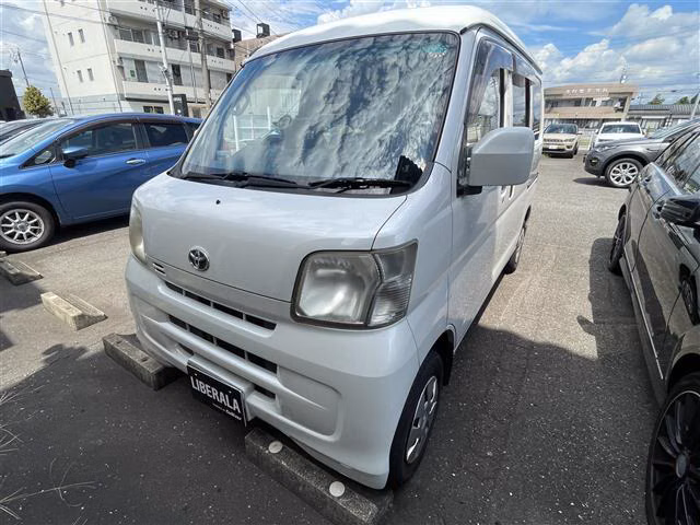 TOYOTA PIXIS VAN