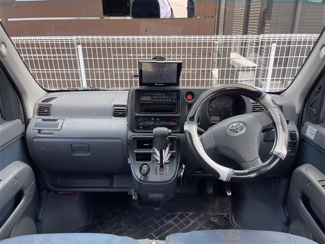 TOYOTA PIXIS VAN