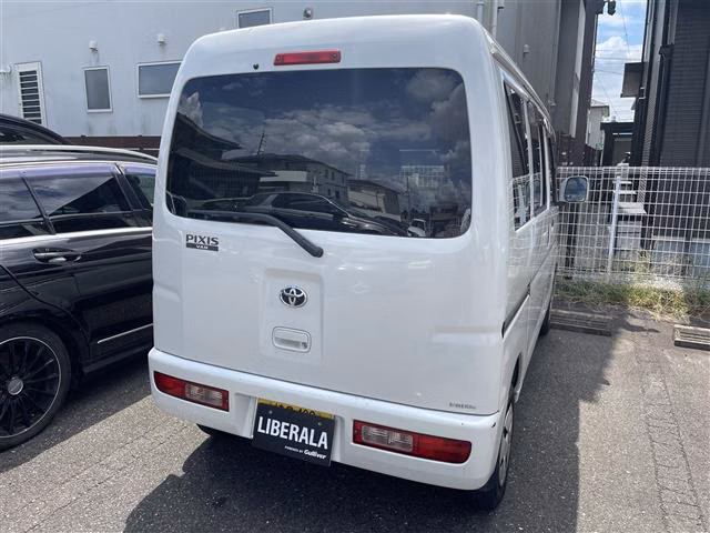 TOYOTA PIXIS VAN