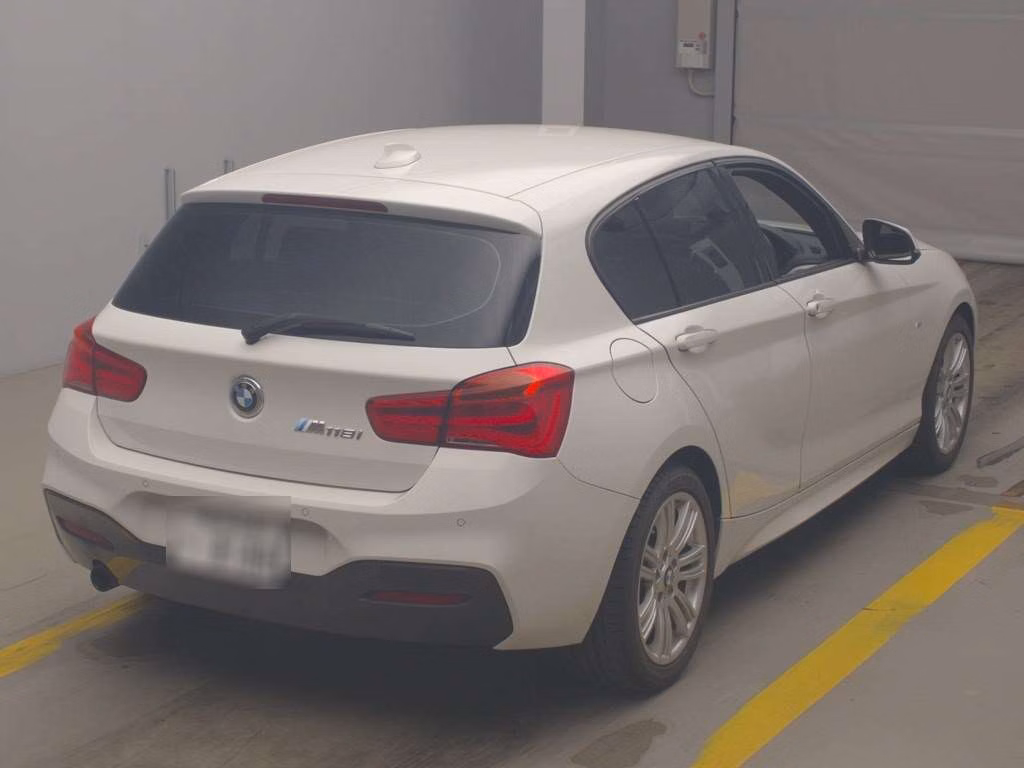 BMW 1-SERIES